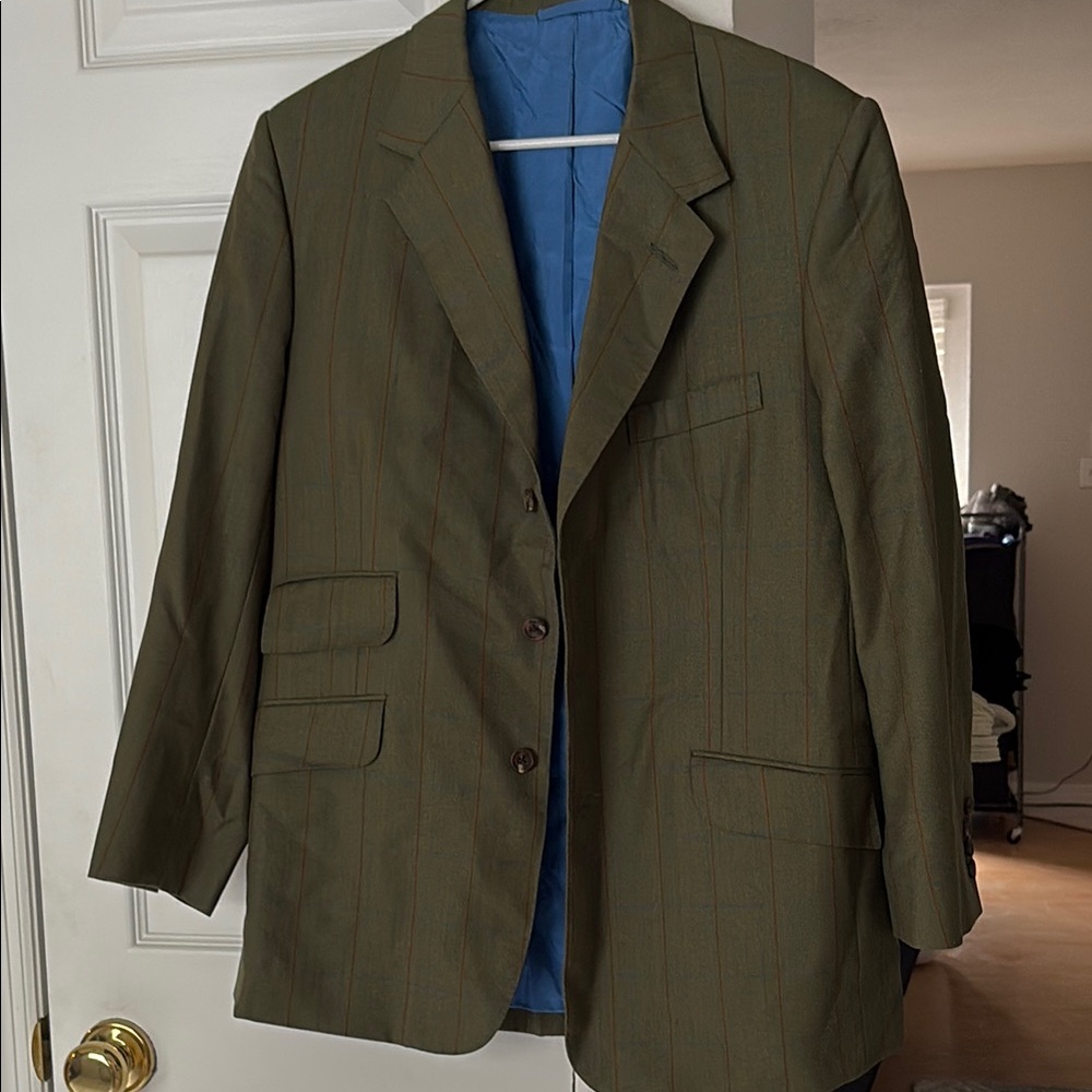 Green Sport Coat with Notch Lapel and Structured Shoulders